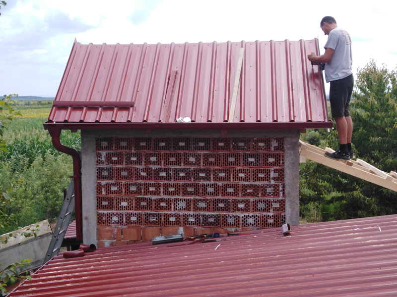 Montaža lima na krov